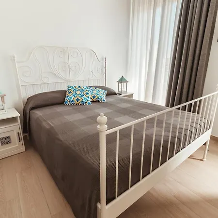 Fema Apartment & Rooms - Housea Polignano a Mare