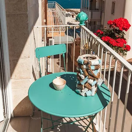 Fema - Housea Oda ve Kahvaltı 3*