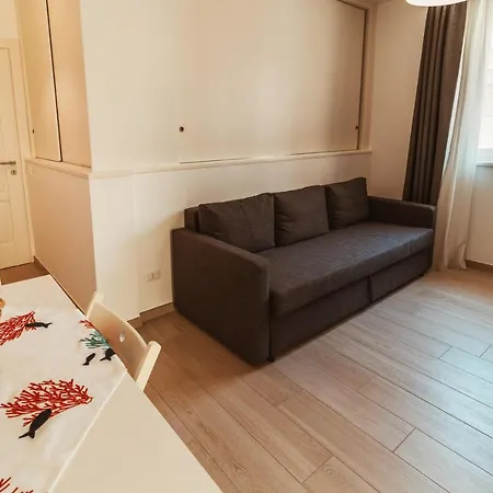 Fema - Housea ベッド・アンド・ブレックファスト 3*