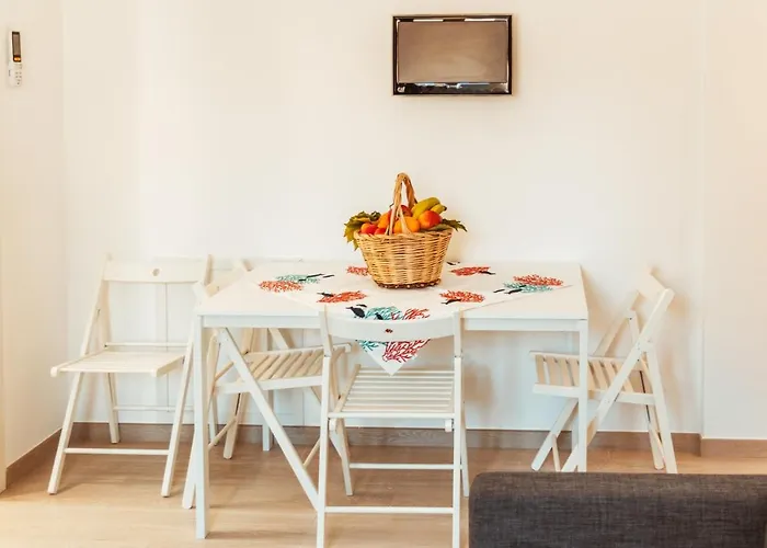 Couette-café Fema Apartment & Rooms - Housea 3*